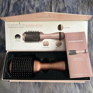 Blowout brush